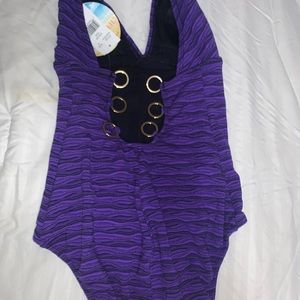 Aqua Soleil one piece swimsuit. Size 6.